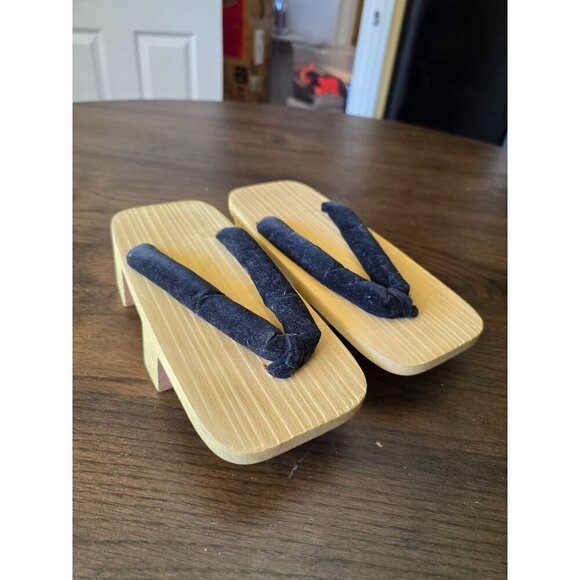 Traditional Japanese Wooden Geta Sandals With Black Velvet Straps 9.5 Inch Size - Picture 13 of 15